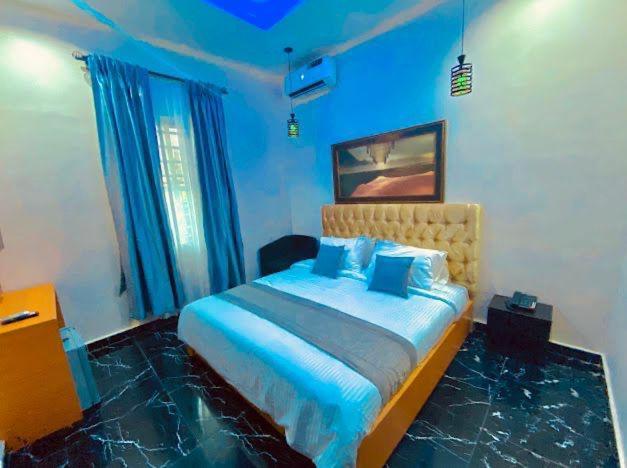 West Wing Hotel Lagos Buitenkant foto