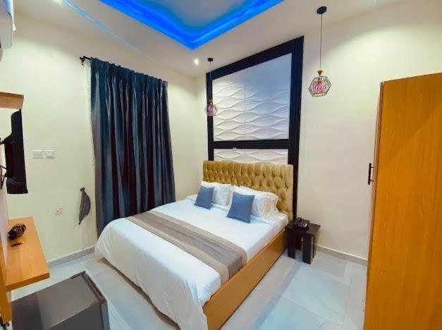 West Wing Hotel Lagos Buitenkant foto