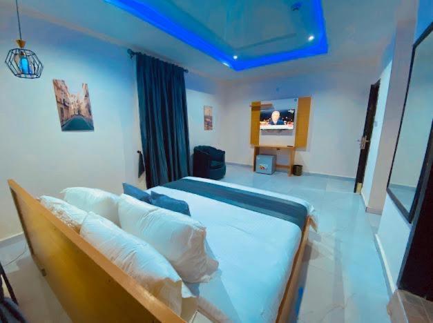 West Wing Hotel Lagos Buitenkant foto