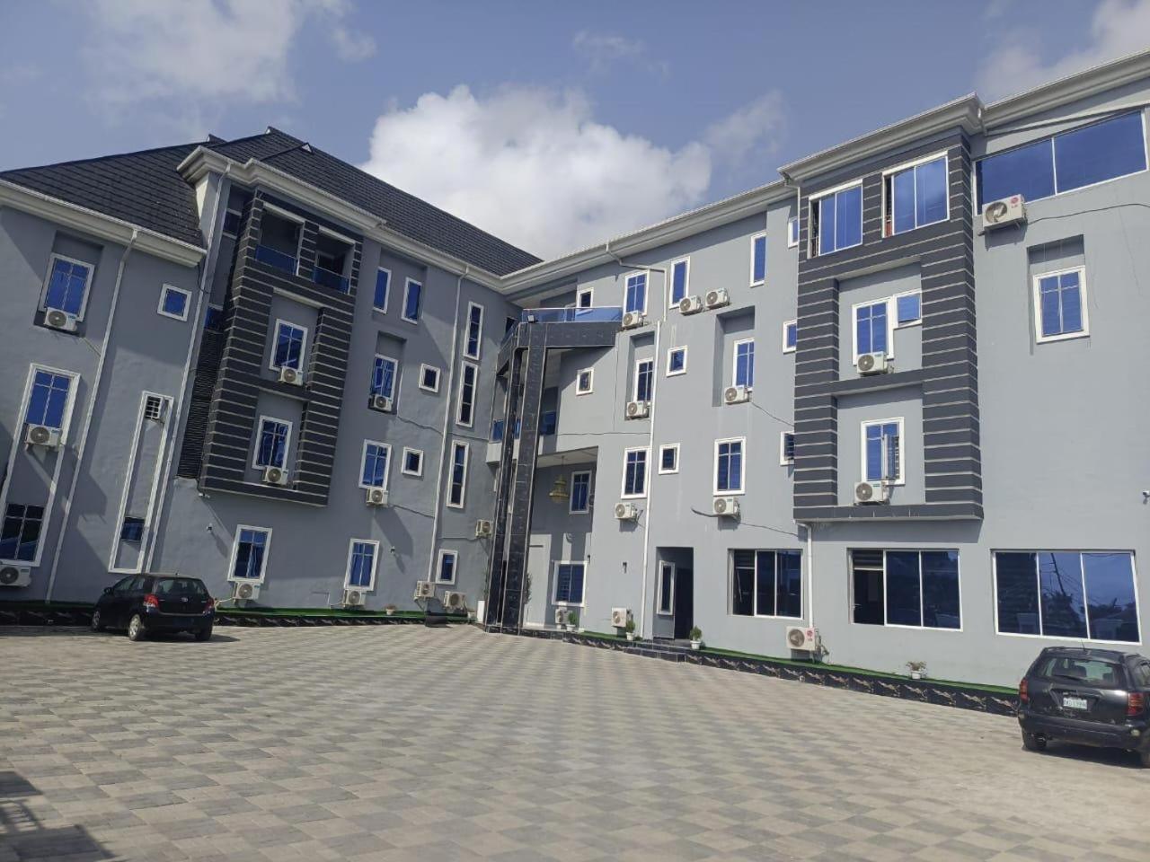 West Wing Hotel Lagos Buitenkant foto