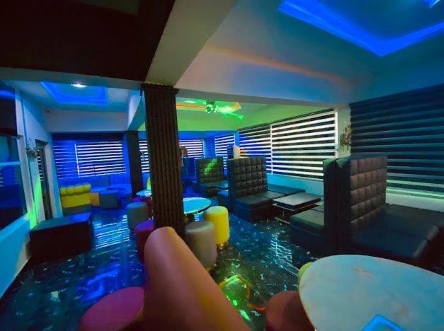 West Wing Hotel Lagos Buitenkant foto