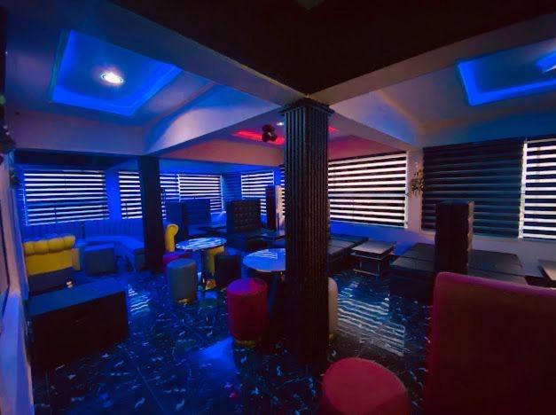 West Wing Hotel Lagos Buitenkant foto