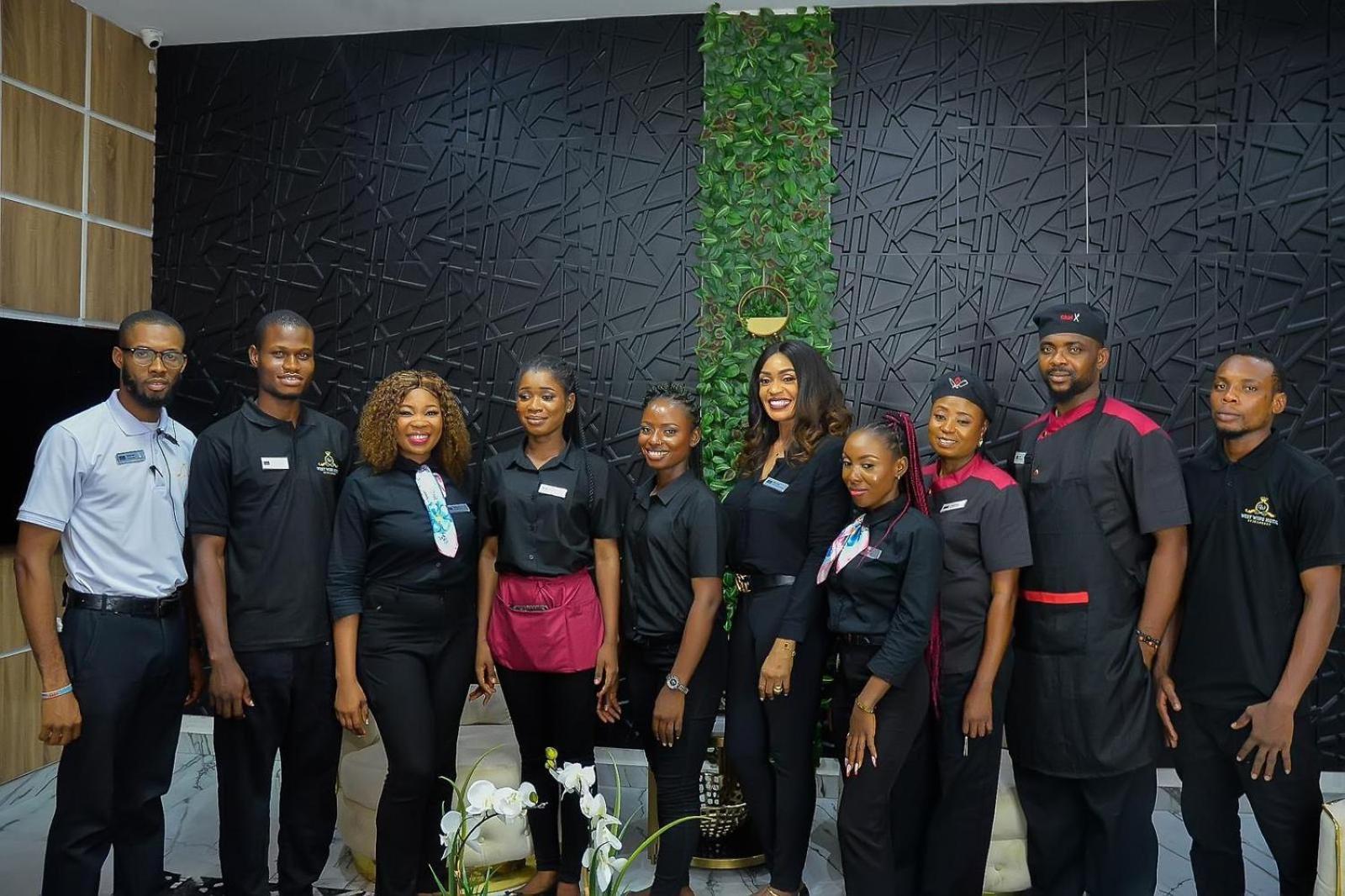 West Wing Hotel Lagos Buitenkant foto